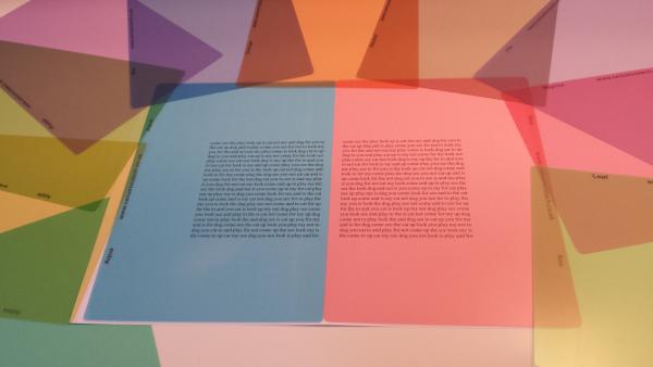 Lesefolien in verschiedenen Farben für verbessertes Lesen bei Augenoptik Truckenbrod